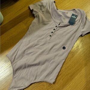 New hollister lavender bodysuit small